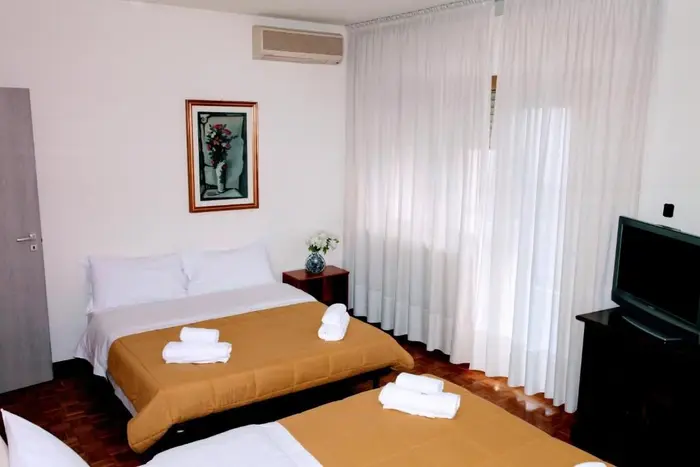 Room 1